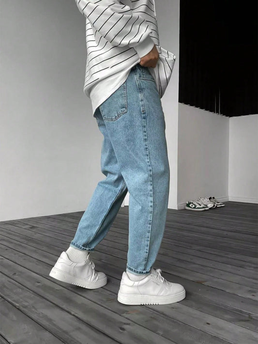 Men Slant Pocket Tapered Jeans Light Wash