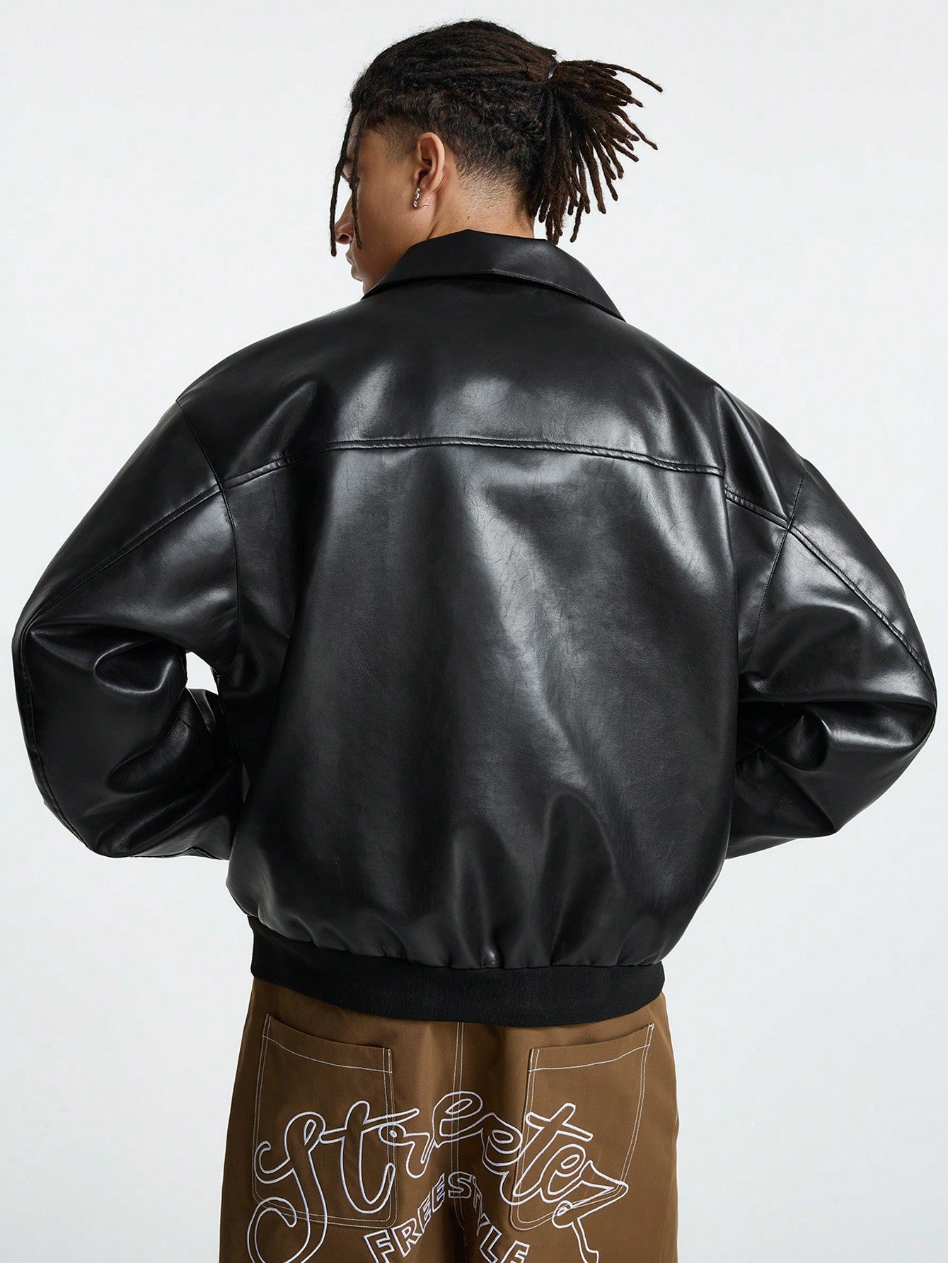 Manfinity StreetEZ Men's Autumn Letter Pattern Long Sleeve Zip-Up Collar Casual PU Leather Jacket, Bomber Vintage Party Letter Jacket, For Friends, Husband, Boyfriend Gifts Black